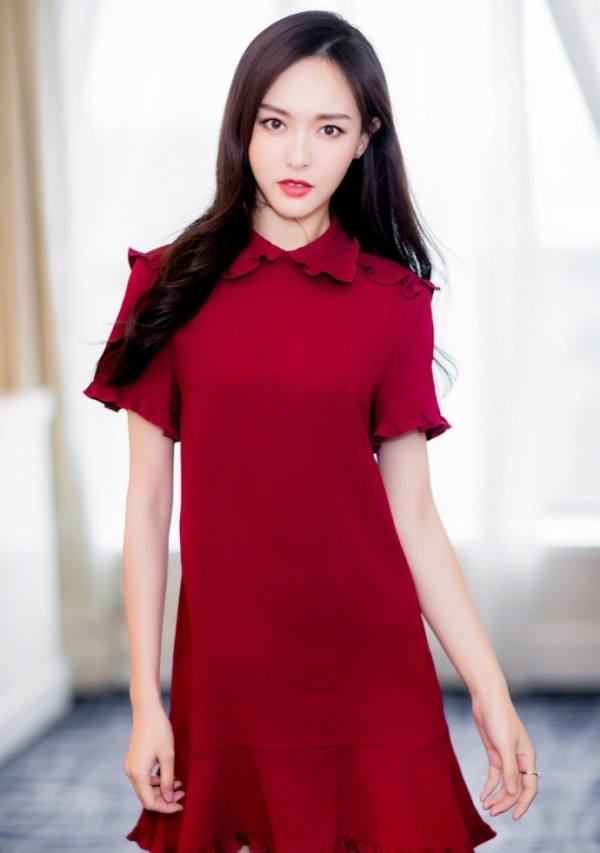 紅色連衣裙